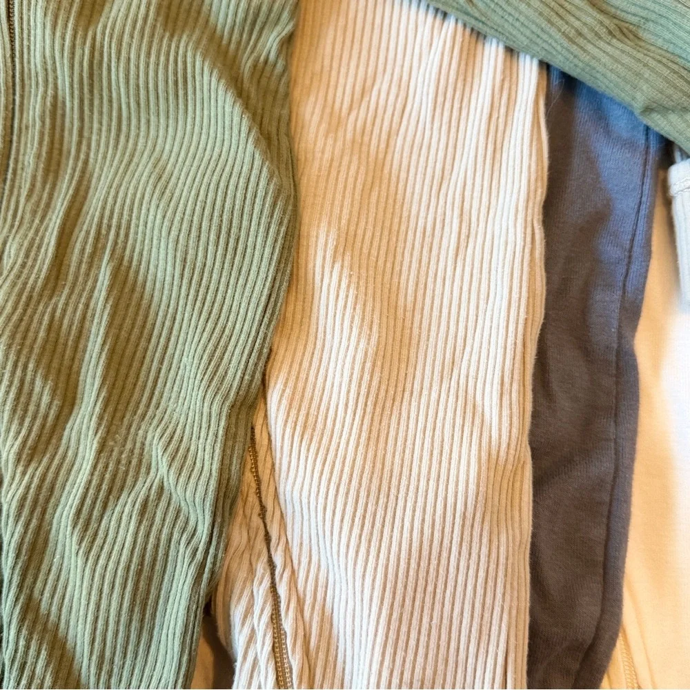 Old Navy Kids Footies - Green, Cream, Blue - Picture 3 of 9